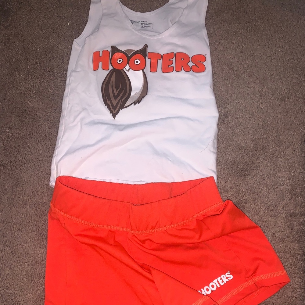 AUTHENTIC HOOTERS UNIFORM